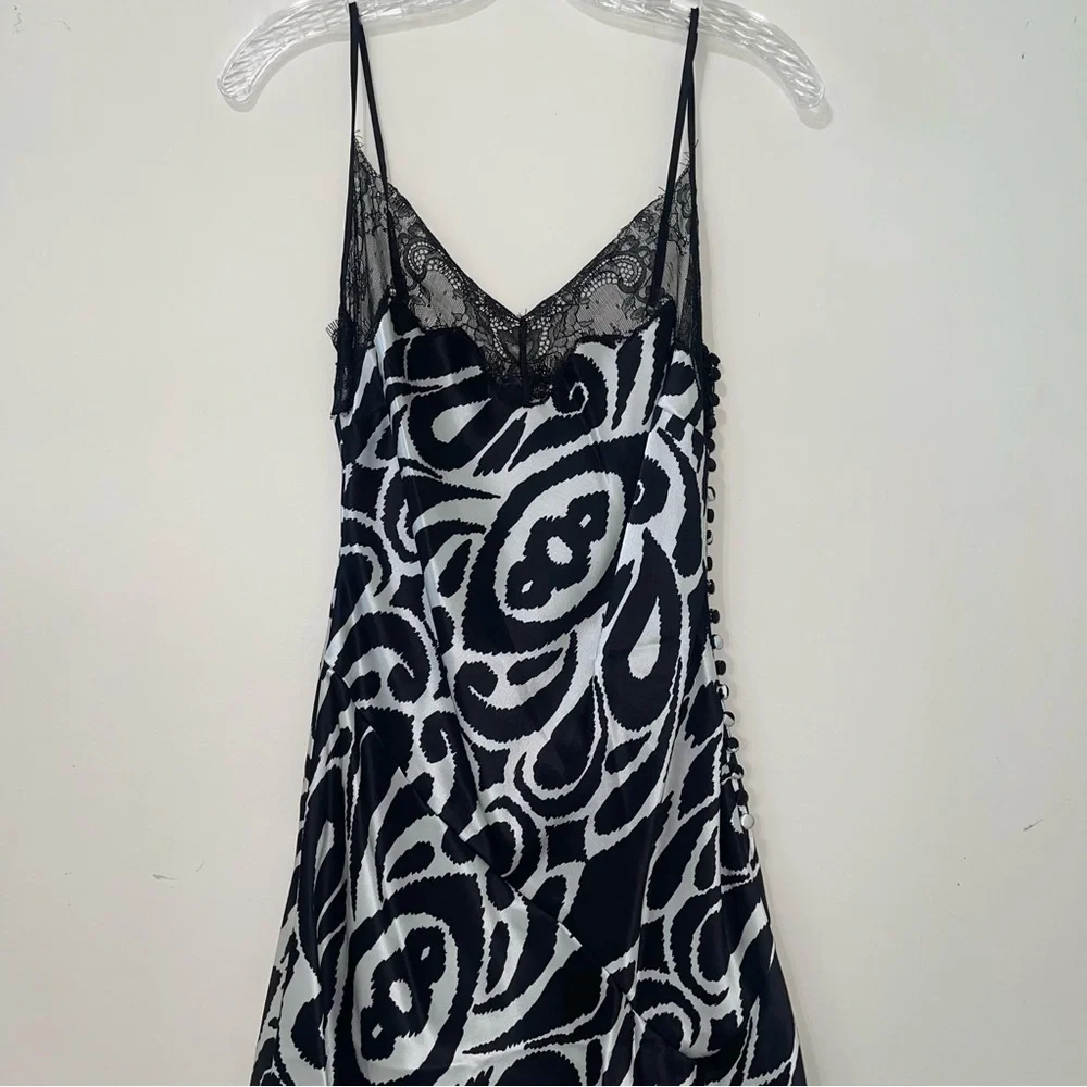 NICHOLAS Sage lace-trimmed printed satin maxi dress - Picture 5 of 11